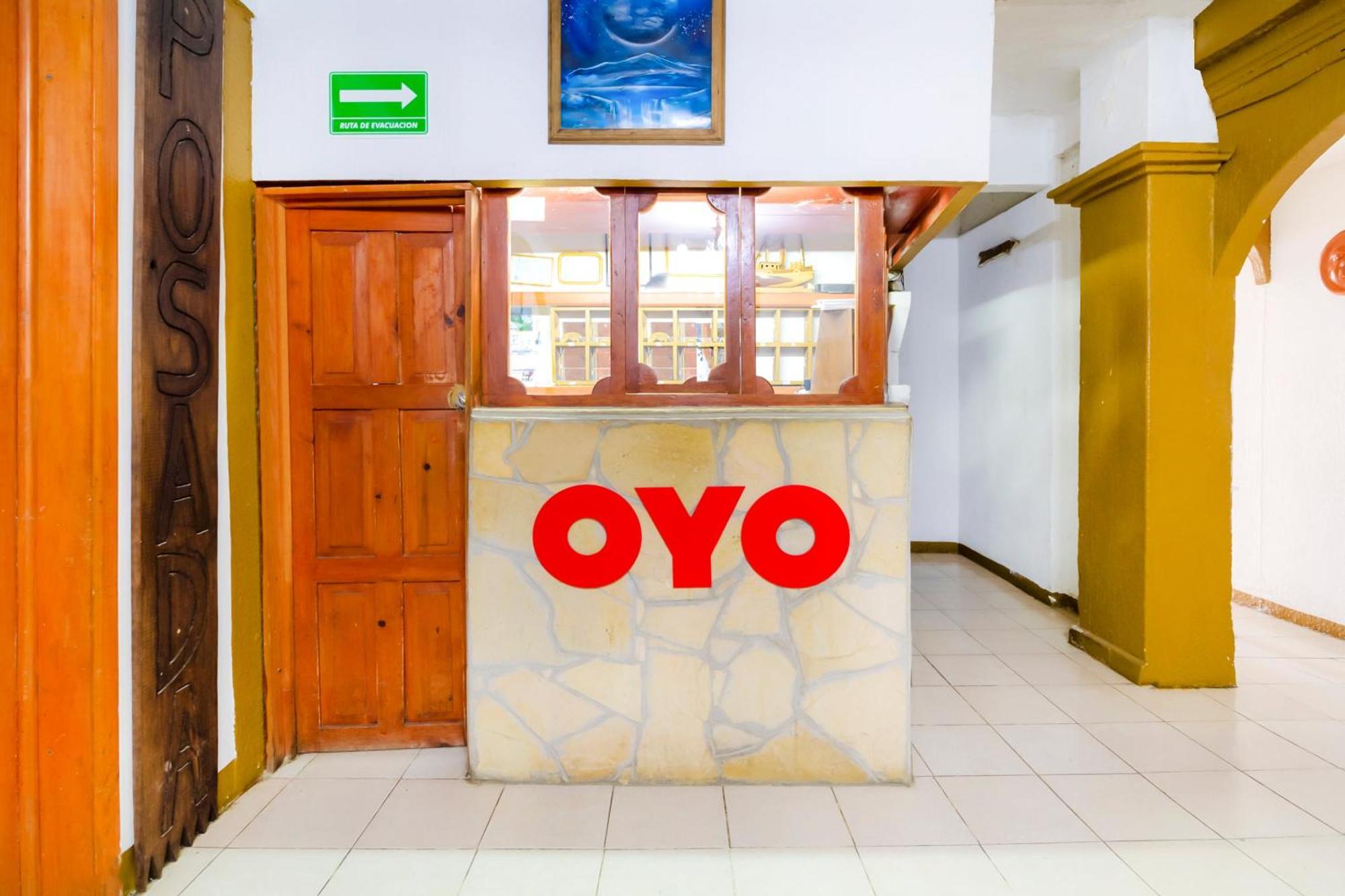 Oyo Hotel La Luna, Templo De Santo Domingo De Guzman San Cristobal de las Casas Exterior foto